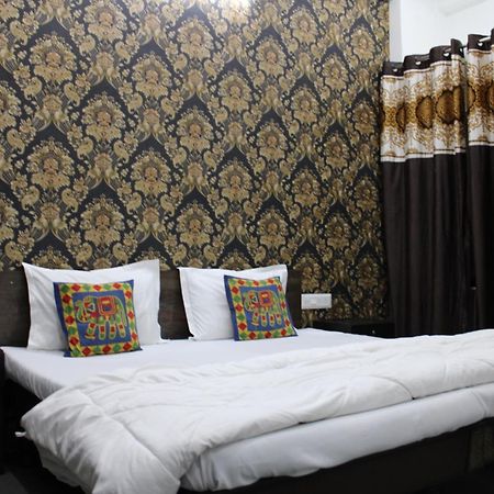 Hill Paradise Home Stay أُودايبور المظهر الخارجي الصورة